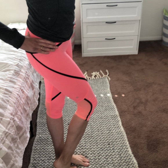 Lululemon cropped leggings orange Neon size 6 - Picture 2 of 8
